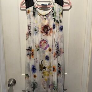 EUC Simply Vera Bradley Floral Sleeveless Dress size L. Fully lined tie back